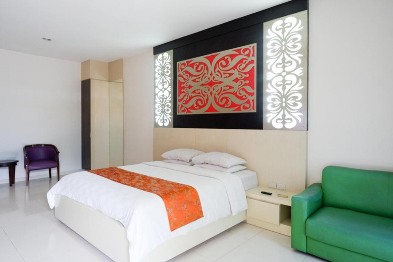 โฮเต็ล ภูริ การ์เด้น Hotel เซอมารัง ภายนอก รูปภาพ