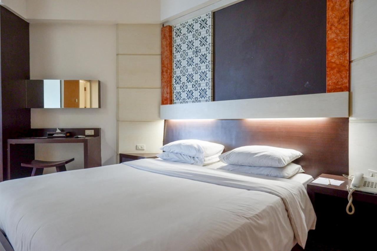 โฮเต็ล ภูริ การ์เด้น Hotel เซอมารัง ภายนอก รูปภาพ