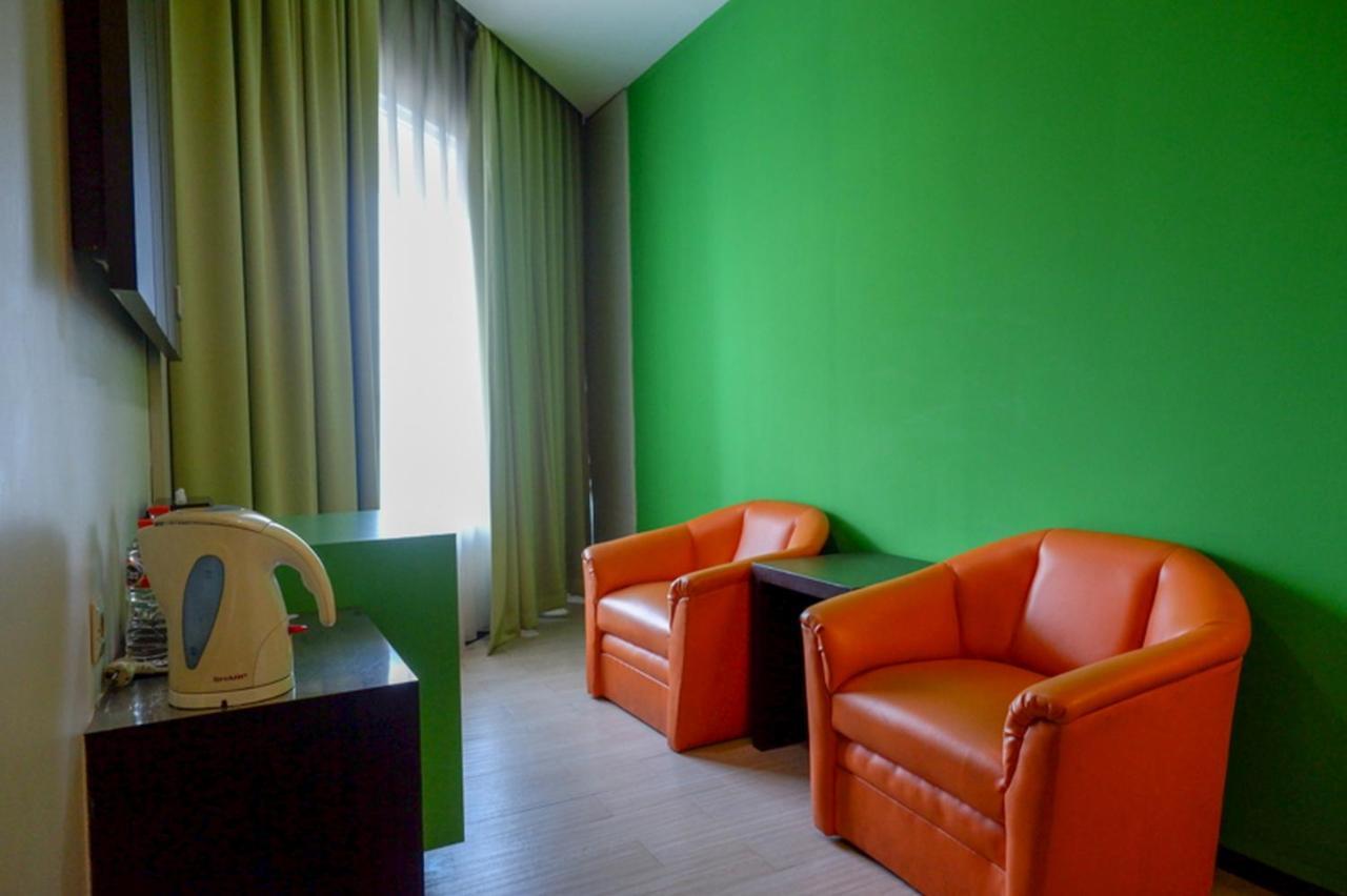 โฮเต็ล ภูริ การ์เด้น Hotel เซอมารัง ภายนอก รูปภาพ