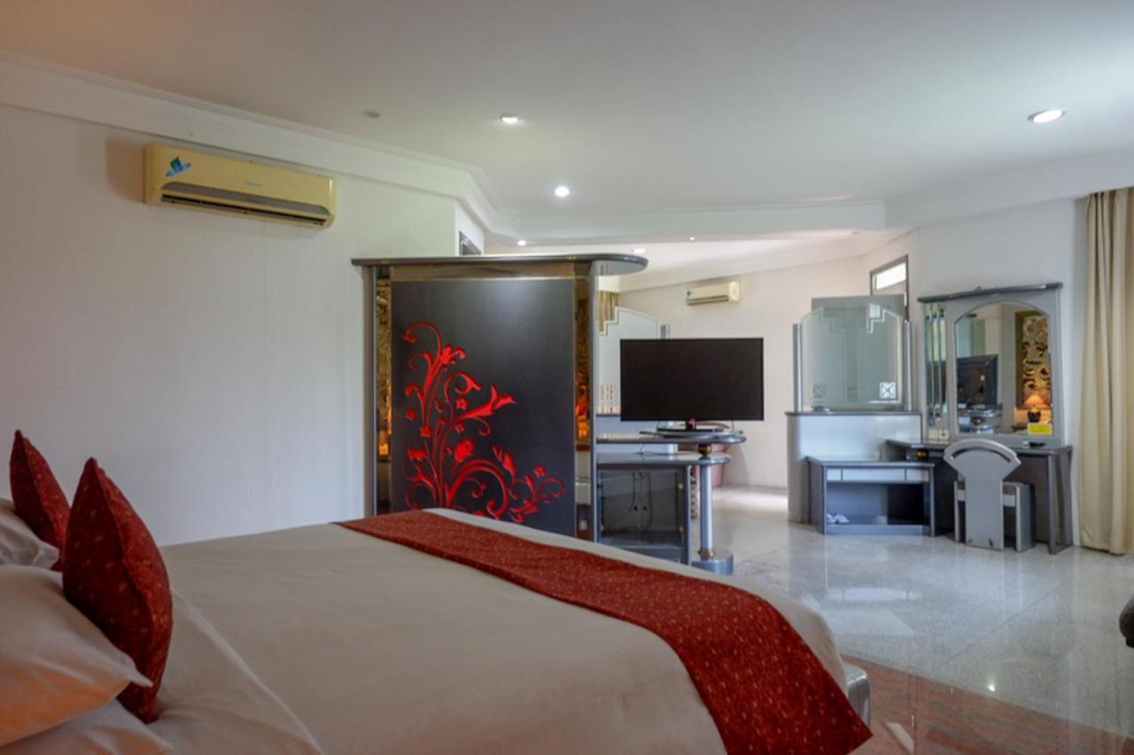 โฮเต็ล ภูริ การ์เด้น Hotel เซอมารัง ภายนอก รูปภาพ