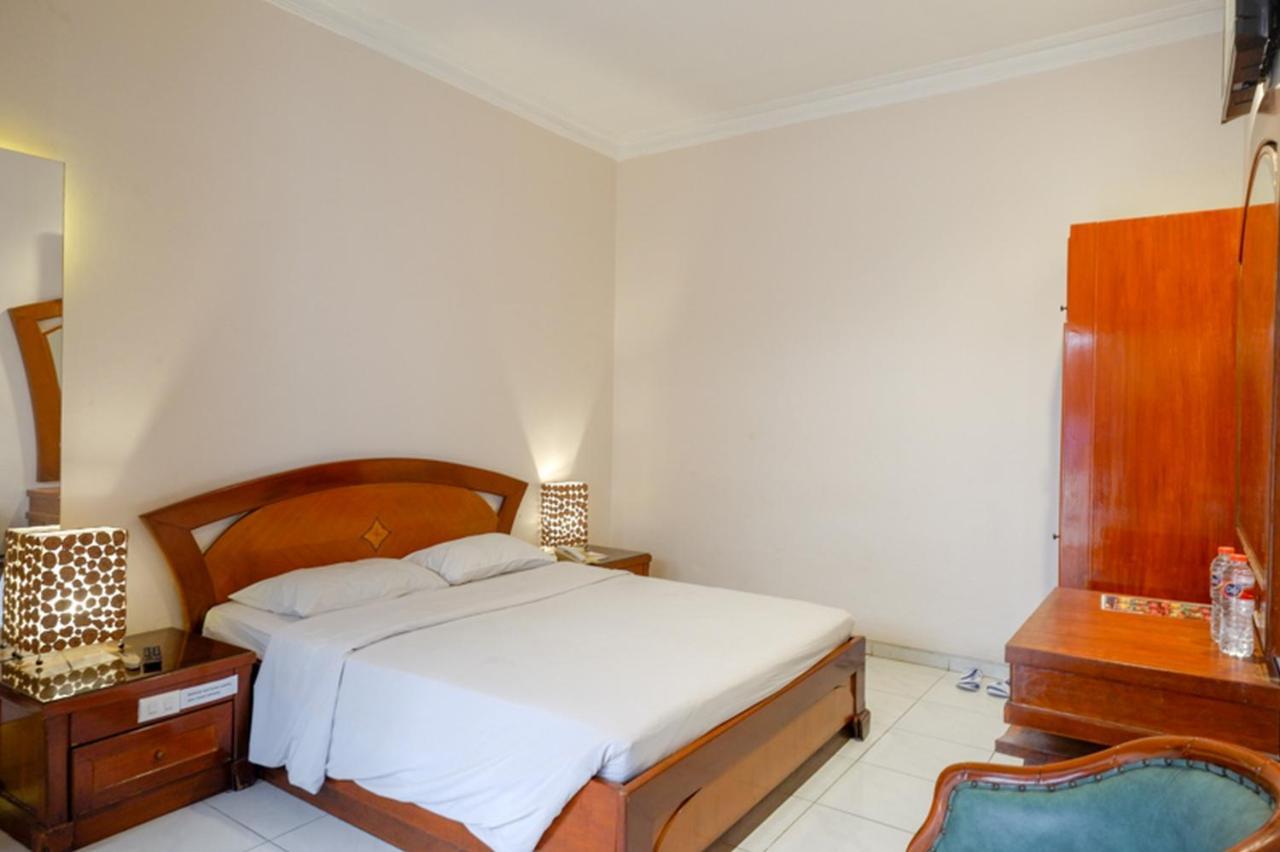 โฮเต็ล ภูริ การ์เด้น Hotel เซอมารัง ภายนอก รูปภาพ