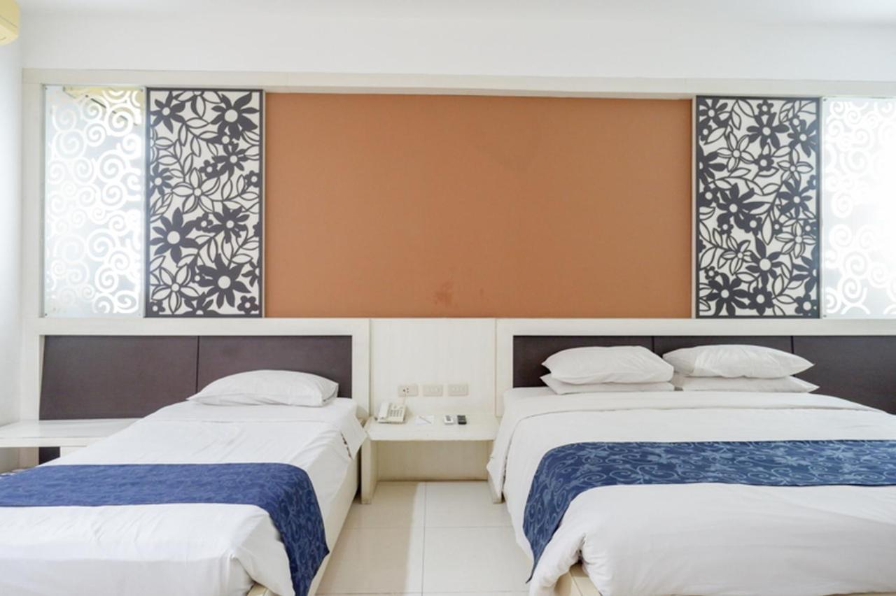 โฮเต็ล ภูริ การ์เด้น Hotel เซอมารัง ภายนอก รูปภาพ