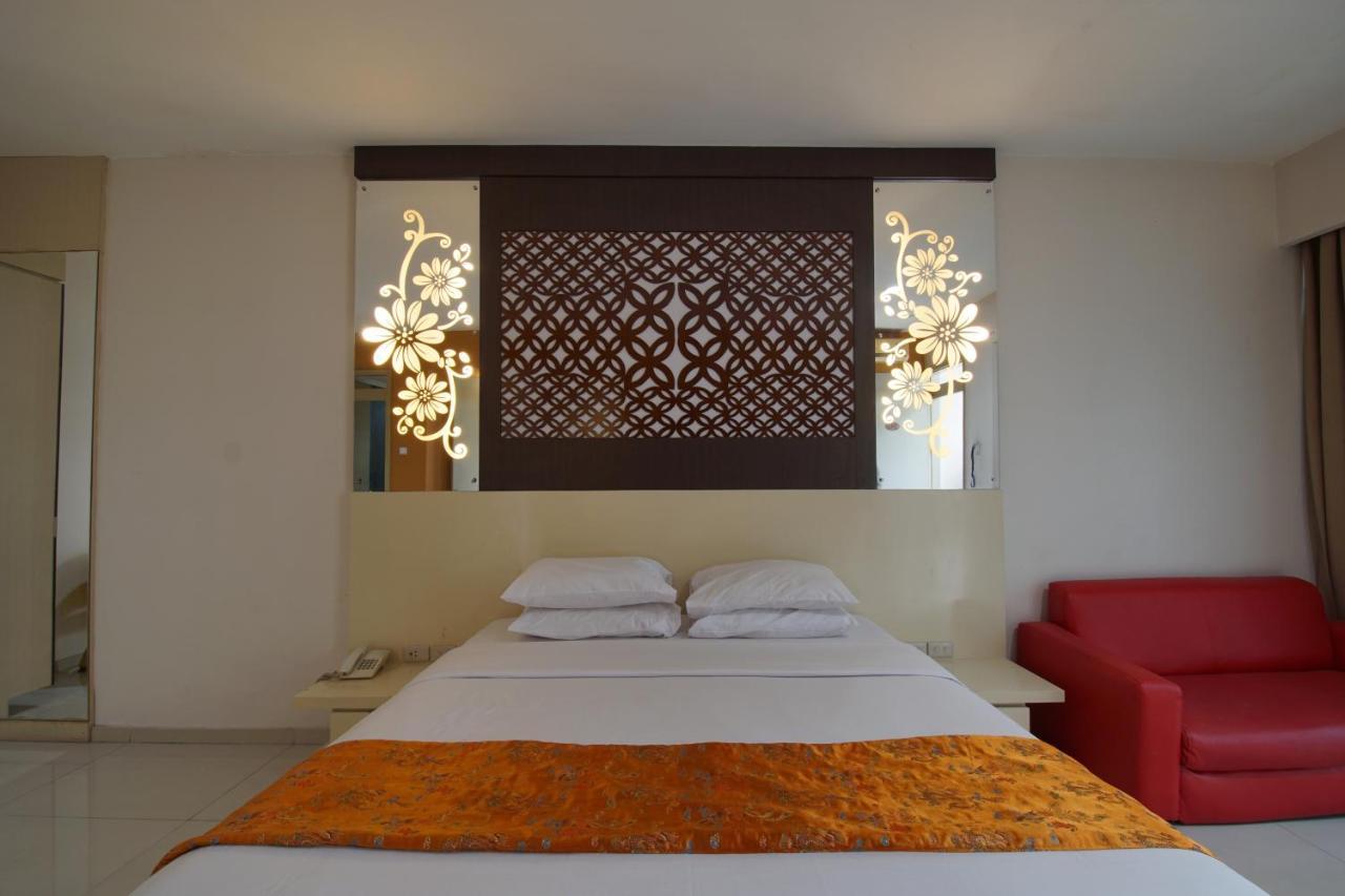 โฮเต็ล ภูริ การ์เด้น Hotel เซอมารัง ภายนอก รูปภาพ